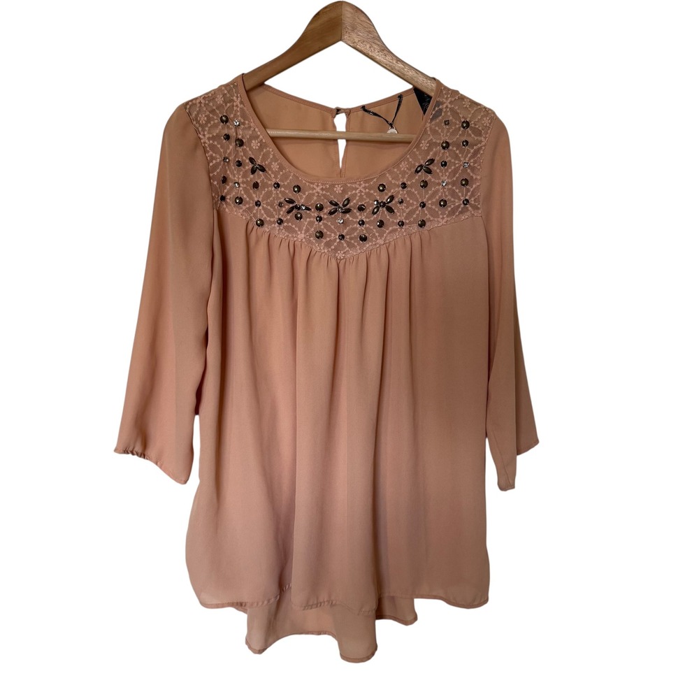 BKE Boutique Blouse‎ Womens Small Peach Good Beaded Lace Yoke 3/4 Sleeve Top